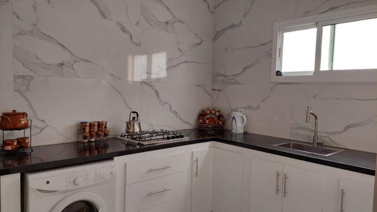 Emplacement Ideal Tangier Bagian luar foto