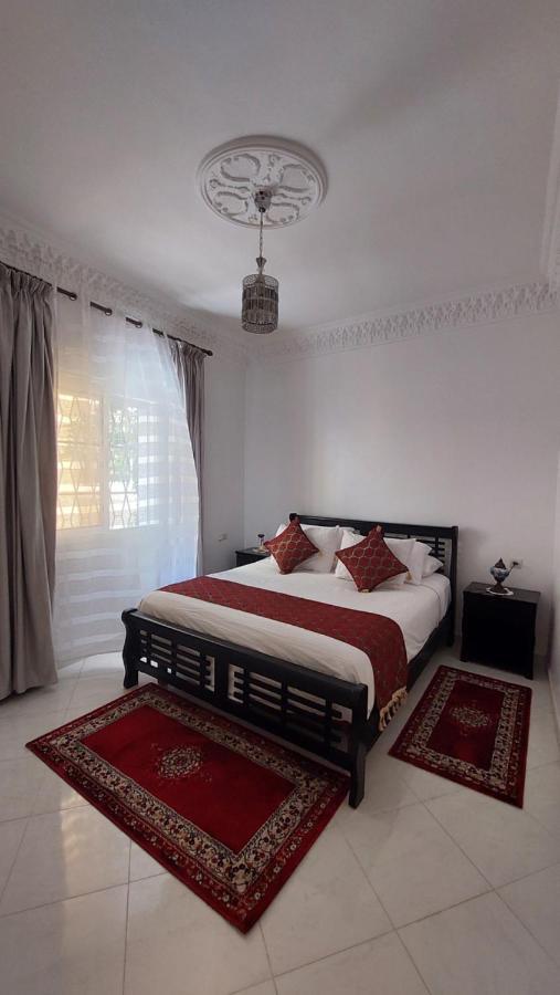 Emplacement Ideal Tangier Bagian luar foto